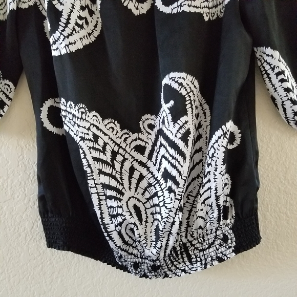 White House Black Market 100% Silk Printed Short Sleeve Blouse Size Small - Picture 4 of 7
